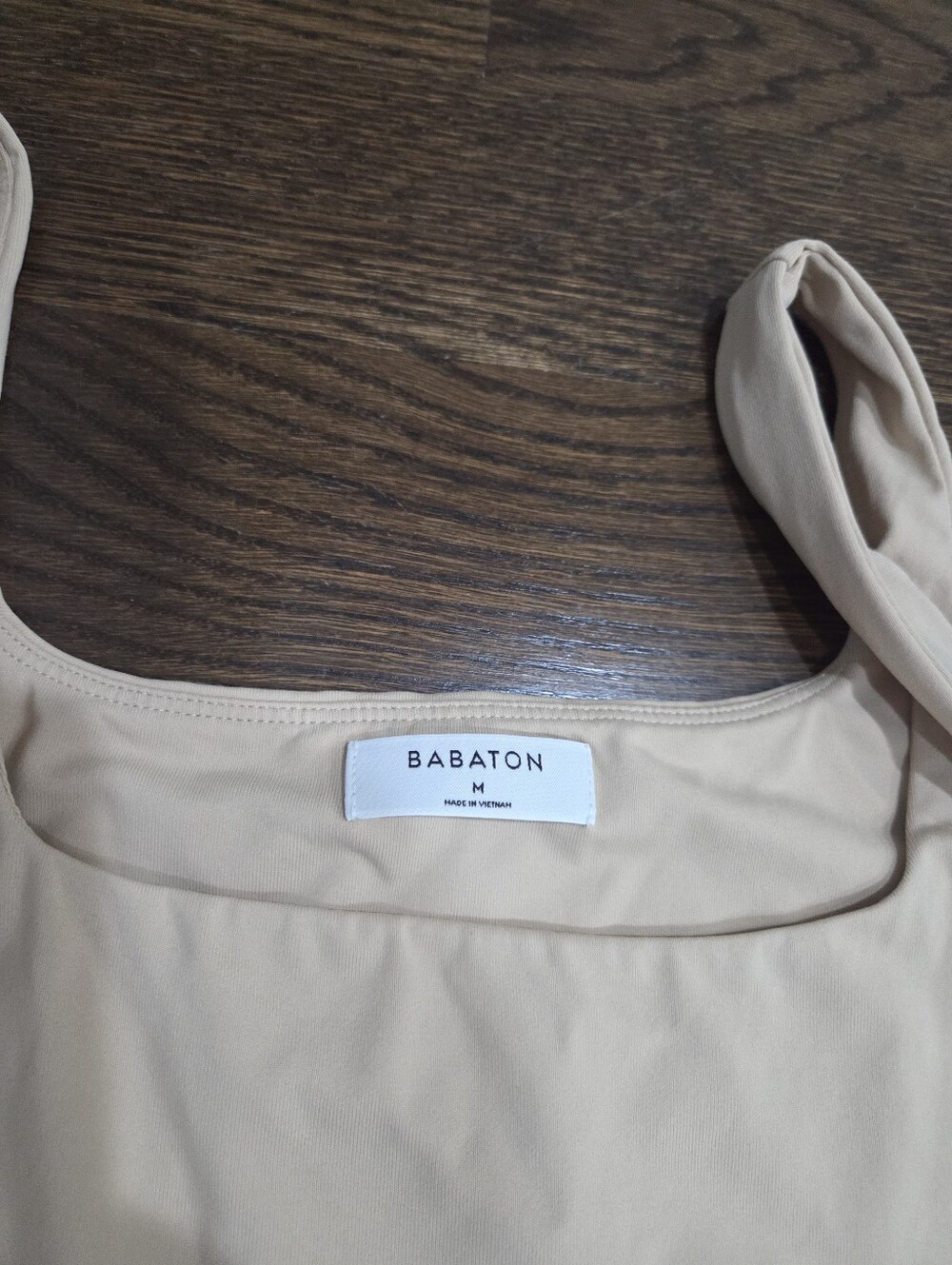 NWT Babaton Aritzia Sz.M Nude One-Piece Scoop Neck Bodysuit - Picture 2 of 7